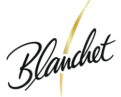 Das elegante Logo von Blanchet zeigt den Schriftzug in geschwungener, schwarzer Schrift mit einem goldenen Akzent.
