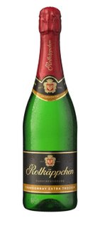 A stylish bottle of Rothkäppchen Chardonnay Extra Dry, which shines in an appealing light and invites you to celebrate.