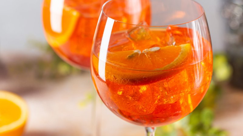 Spritz Leggero in einem Aperitif-Glas