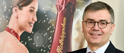 Festliche Präsentation von Rotkäppchen Sekt und stilvollem Ambiente