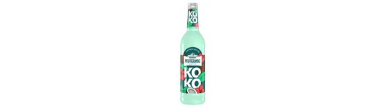 Eine Flasche KOKO Pfefferminzgetränk mit buntem Etikett, umgeben von tropischen Pflanzenmotiven.