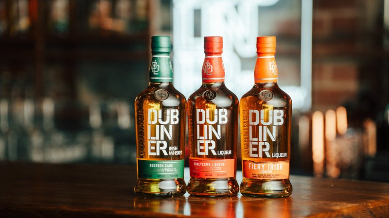 Produktrange Dubliner auf einer Bartheke stehend