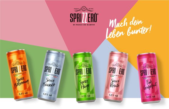 Fünf bunte Dosen von Sprizzero stehen auf einem farbenfrohen Hintergrund, jede mit einem einzigartigen Geschmacksnamen.