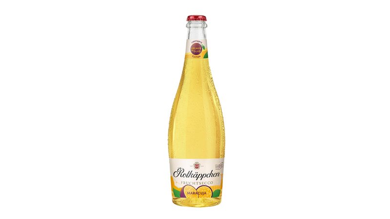 Eine Flasche Rotkäppchen Fruchtsecco mit einem fruchtigen Maracuja-Geschmack, die sprudelnd und erfrischend aussieht.