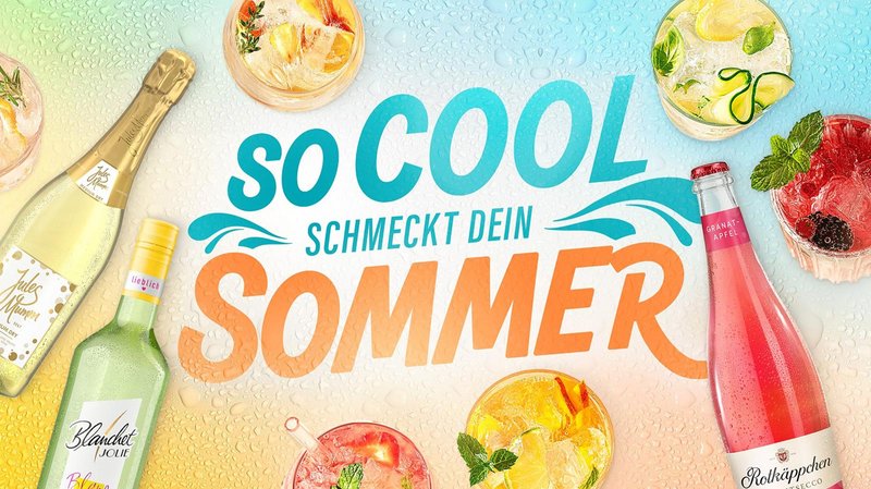 Bunte Cocktails in Gläsern mit frischen Früchten und Kräutern, umgeben von einem sommerlichen Hintergrund und dem Schriftzug 'So cool schmeckt dein Sommer'.