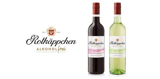 Zwei Flaschen alkoholfreier Wein von Rotkäppchen stehen nebeneinander, eine rote und eine grüne, mit ansprechendem Etikett.