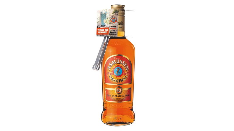 Eine Flasche Asmussen Original Rum mit einem auffälligen Etikett und einem praktischen Öffner, der an der Flasche befestigt ist.