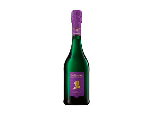 Eine elegante Flasche Geldermann Cuvée mit einem lila Korken und einem lila-goldenen Etikett, das eine stilisierte Büste zeigt.
