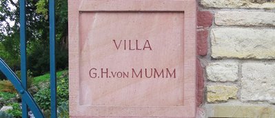 Historisches Schild der Villa G.H. von Mumm